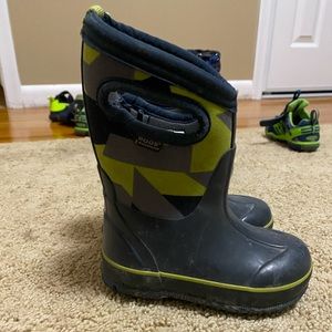 Boys Bogs. Size 8